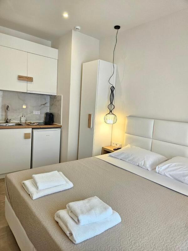 Mystery Suites And Apartments نيوي بوروي المظهر الخارجي الصورة
