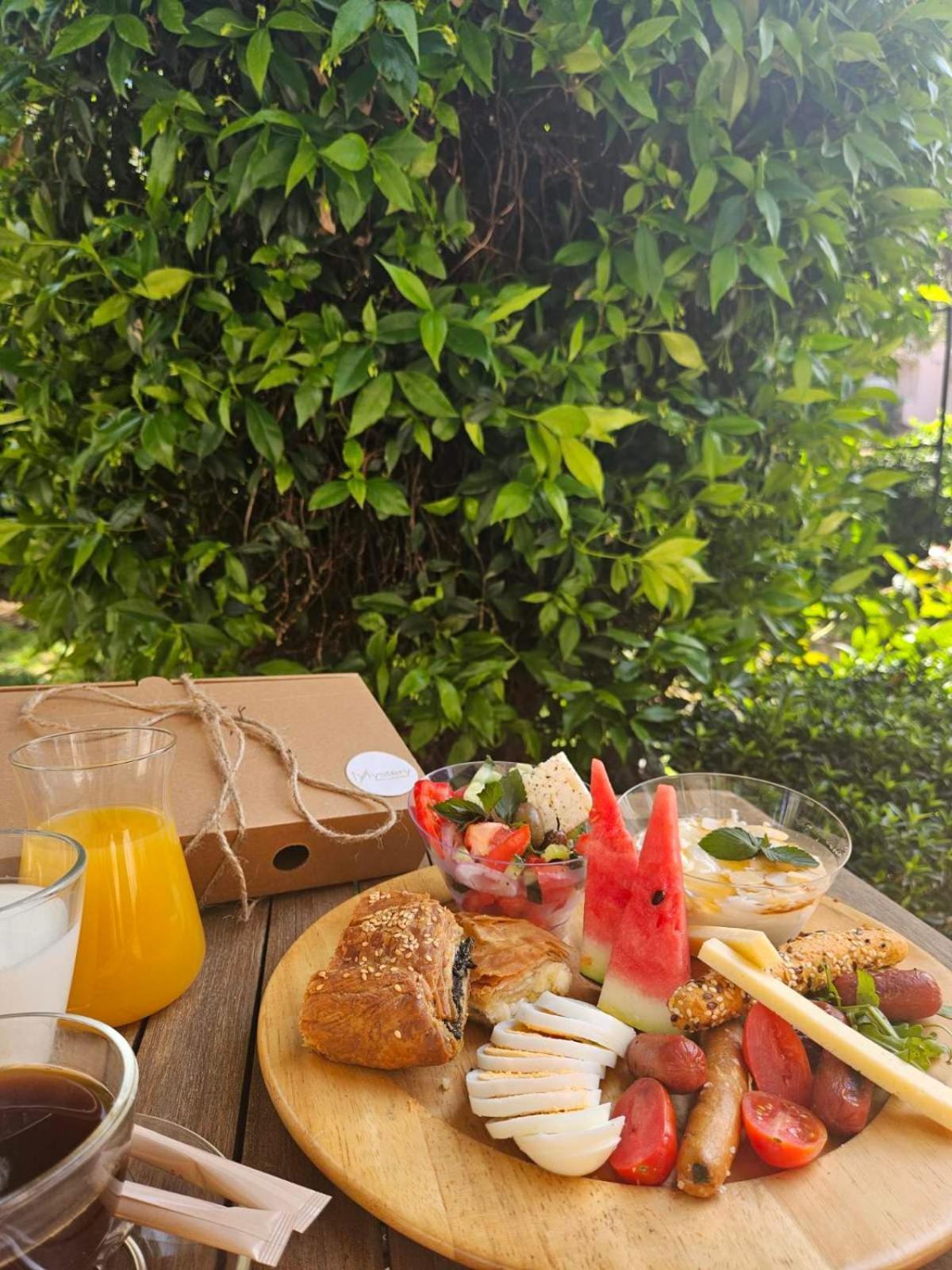 Mystery Suites And Apartments نيوي بوروي المظهر الخارجي الصورة