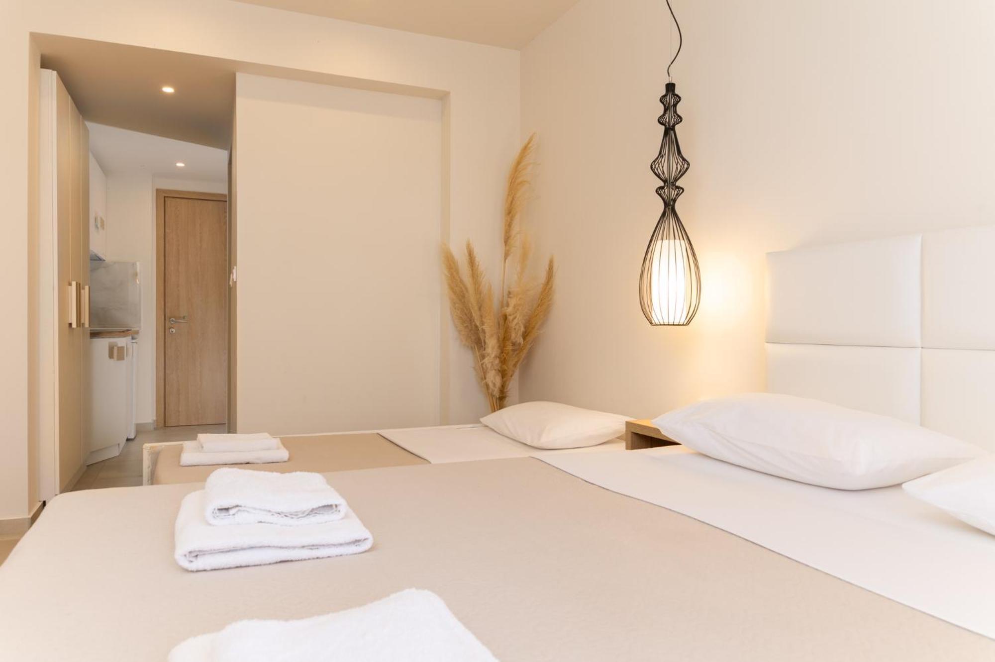 Mystery Suites And Apartments نيوي بوروي المظهر الخارجي الصورة