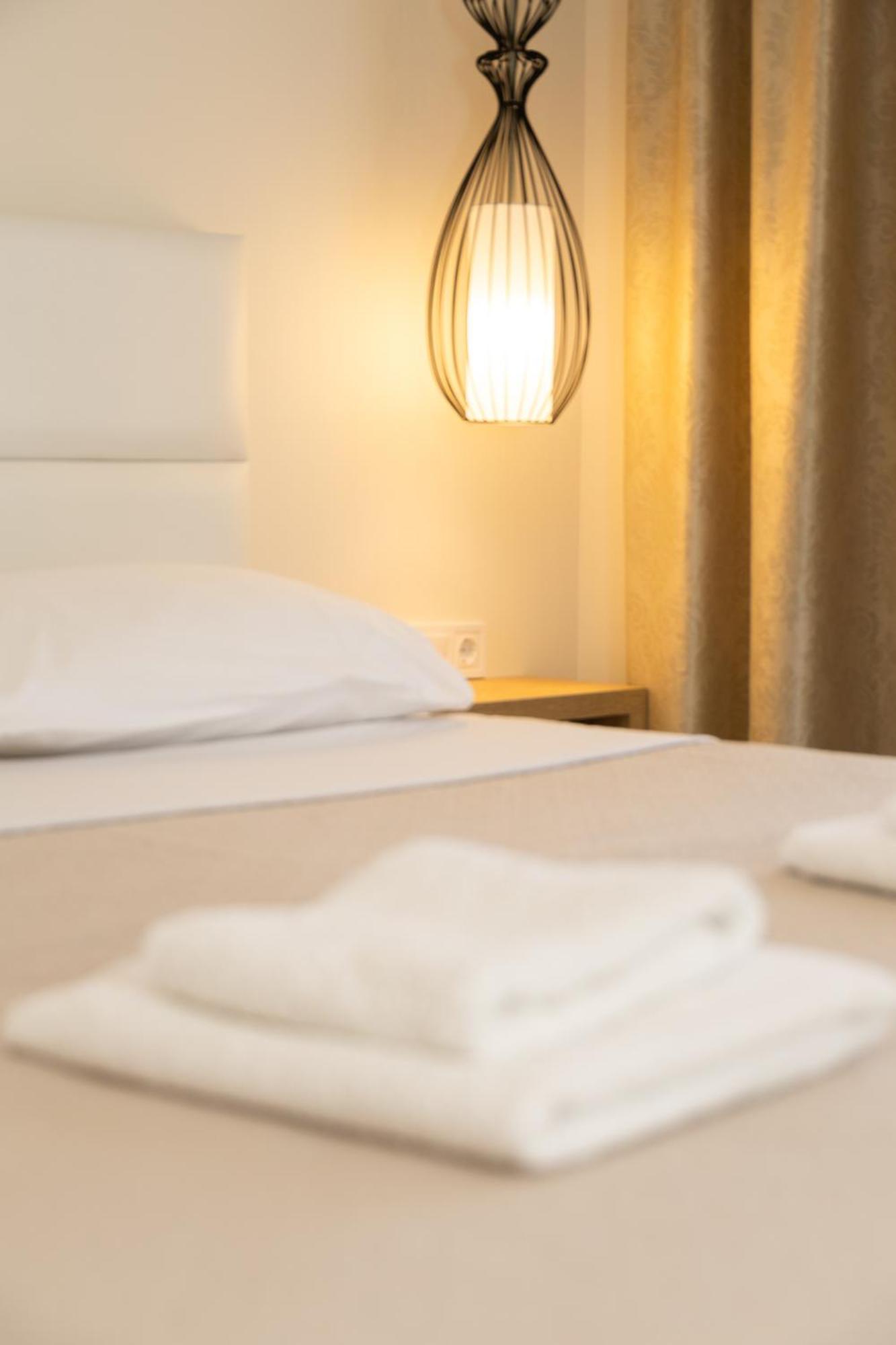 Mystery Suites And Apartments نيوي بوروي المظهر الخارجي الصورة